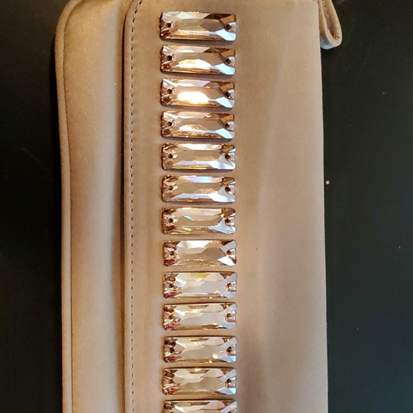 Gucci satin and Crystal clutch - Picture 3 of 3